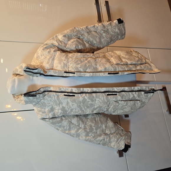 Obermeyer Limelight Camo Insulated Puffer Ski Snow Jacket Size 12 Junior - Picture 7 of 14